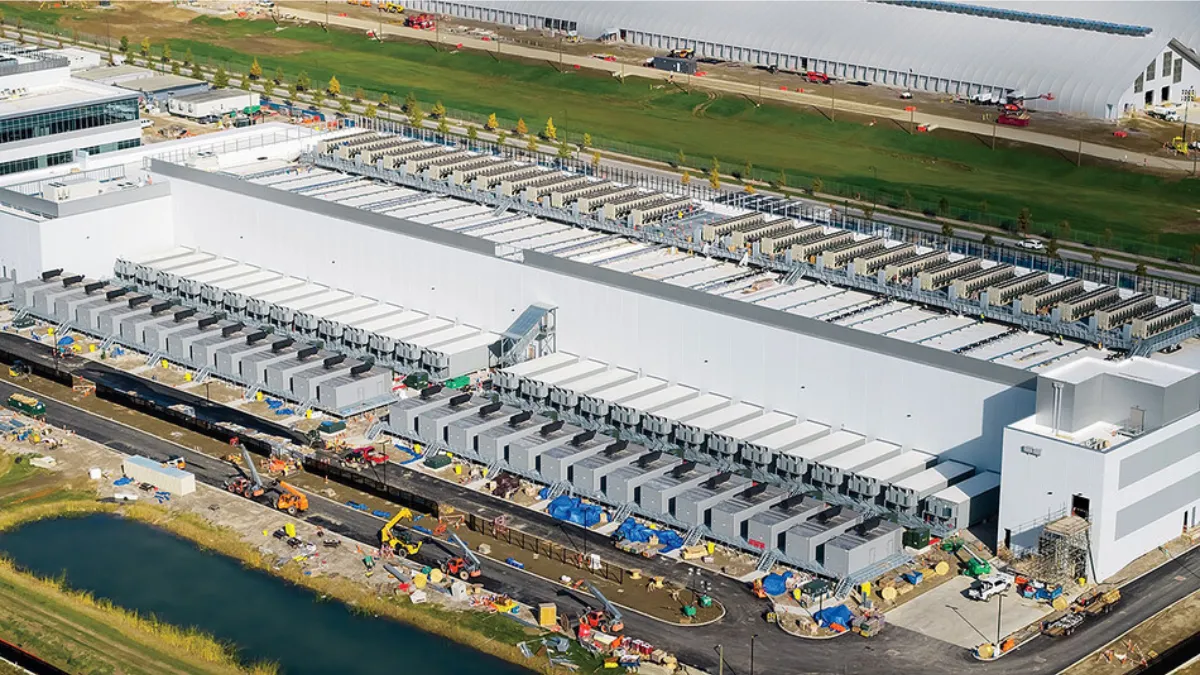 A new data center under construction in Columbus, Ohio. (Snehit Photo/ Shutterstock) 